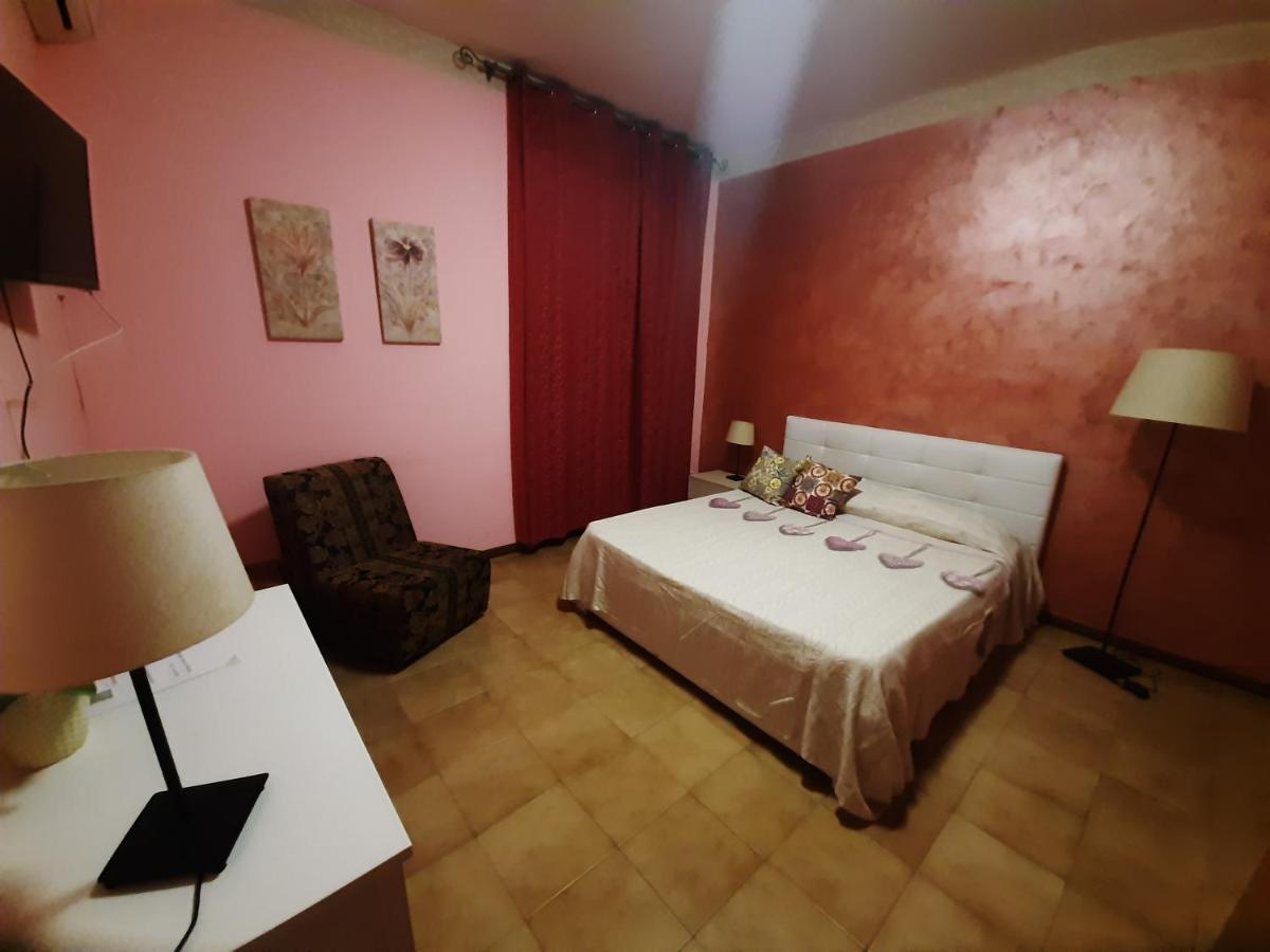 San Nicolo House Bed and Breakfast Aci Catena Buitenkant foto