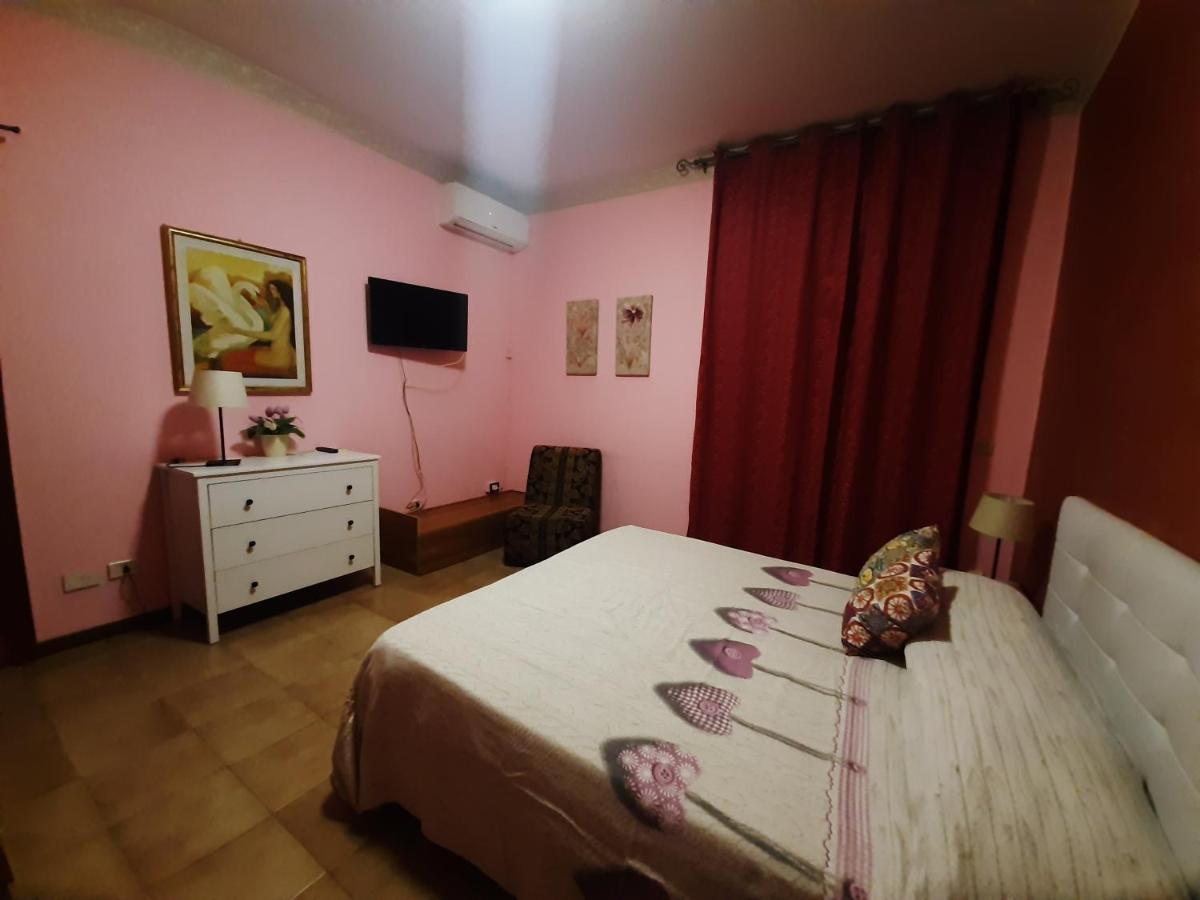 San Nicolo House Bed and Breakfast Aci Catena Buitenkant foto