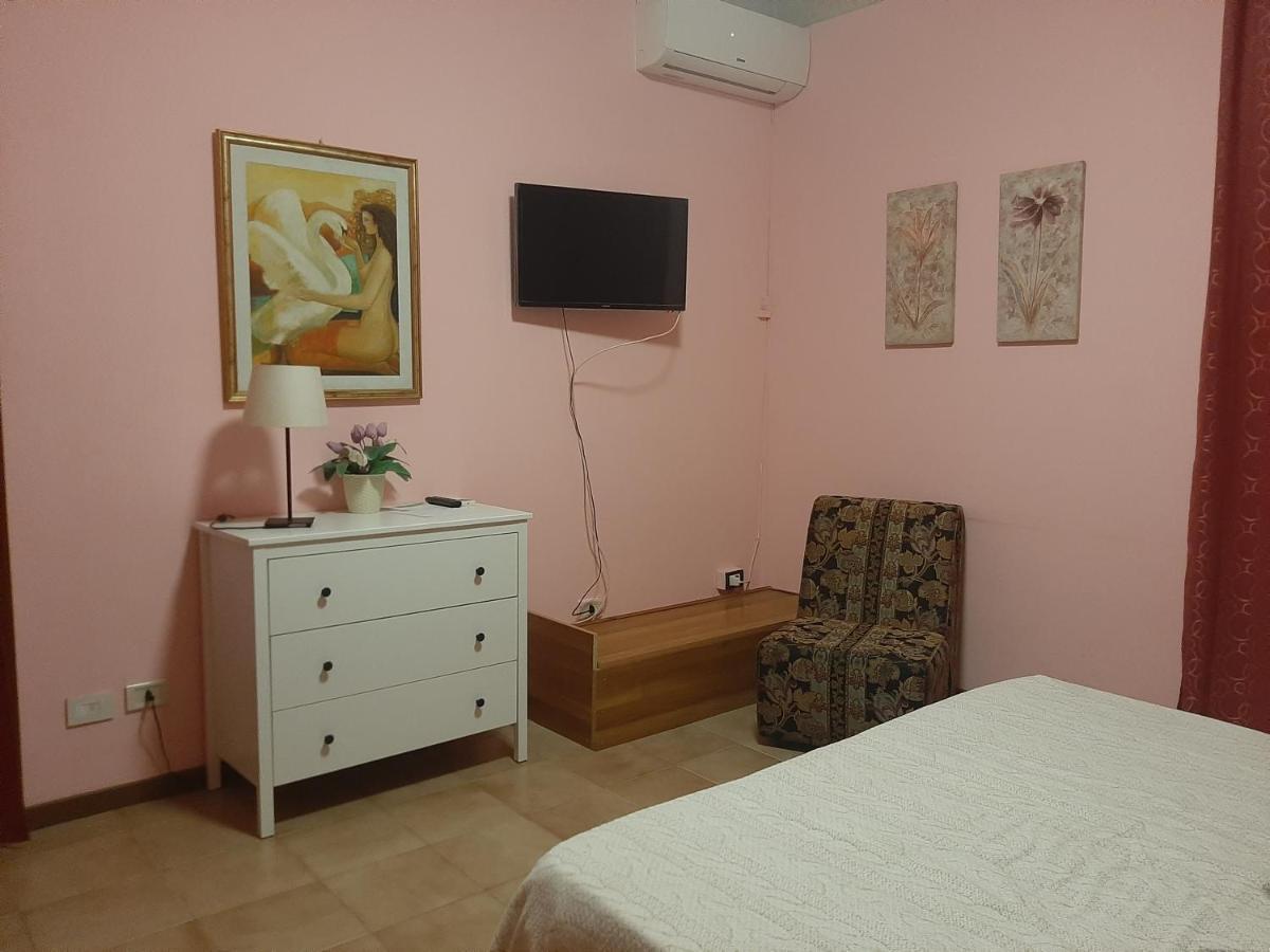 San Nicolo House Bed and Breakfast Aci Catena Buitenkant foto