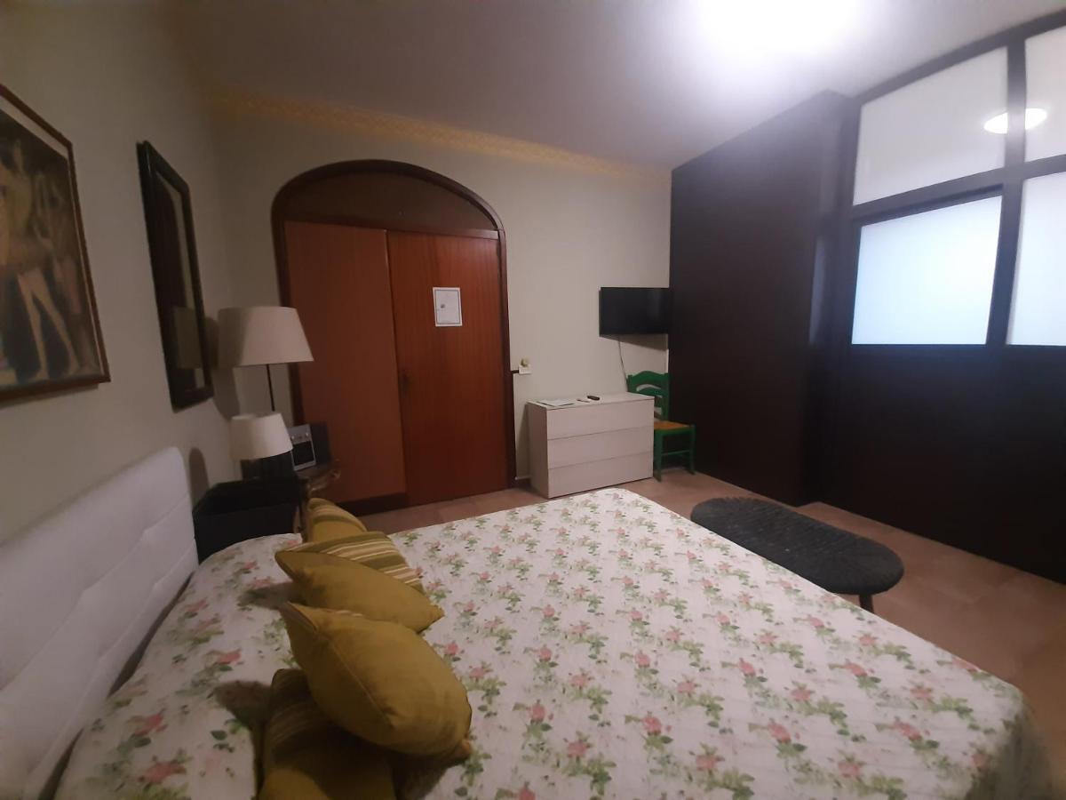San Nicolo House Bed and Breakfast Aci Catena Buitenkant foto
