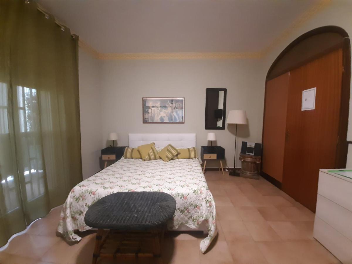 San Nicolo House Bed and Breakfast Aci Catena Buitenkant foto