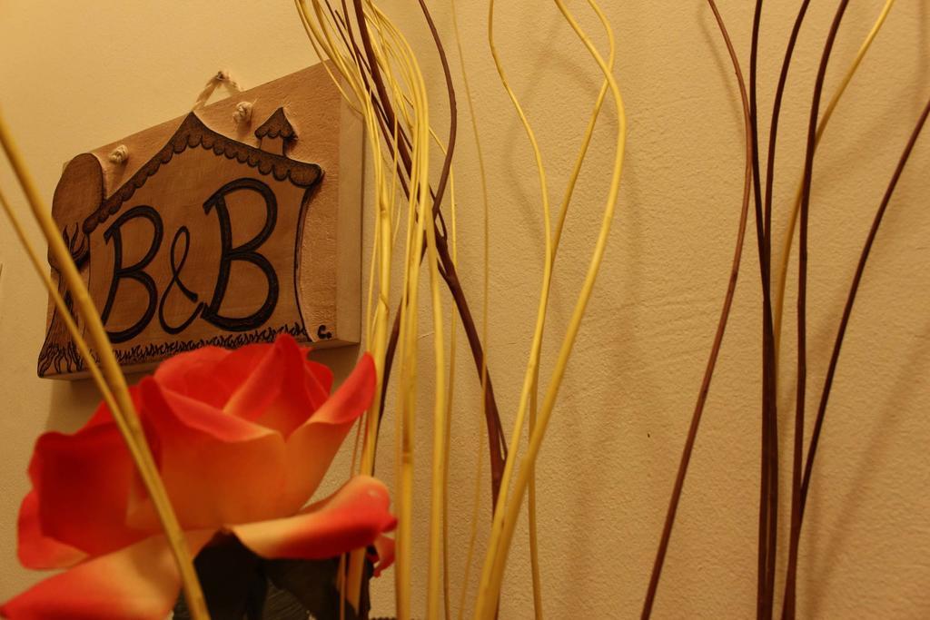 San Nicolo House Bed and Breakfast Aci Catena Buitenkant foto