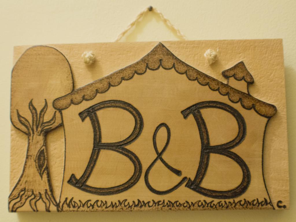 San Nicolo House Bed and Breakfast Aci Catena Buitenkant foto