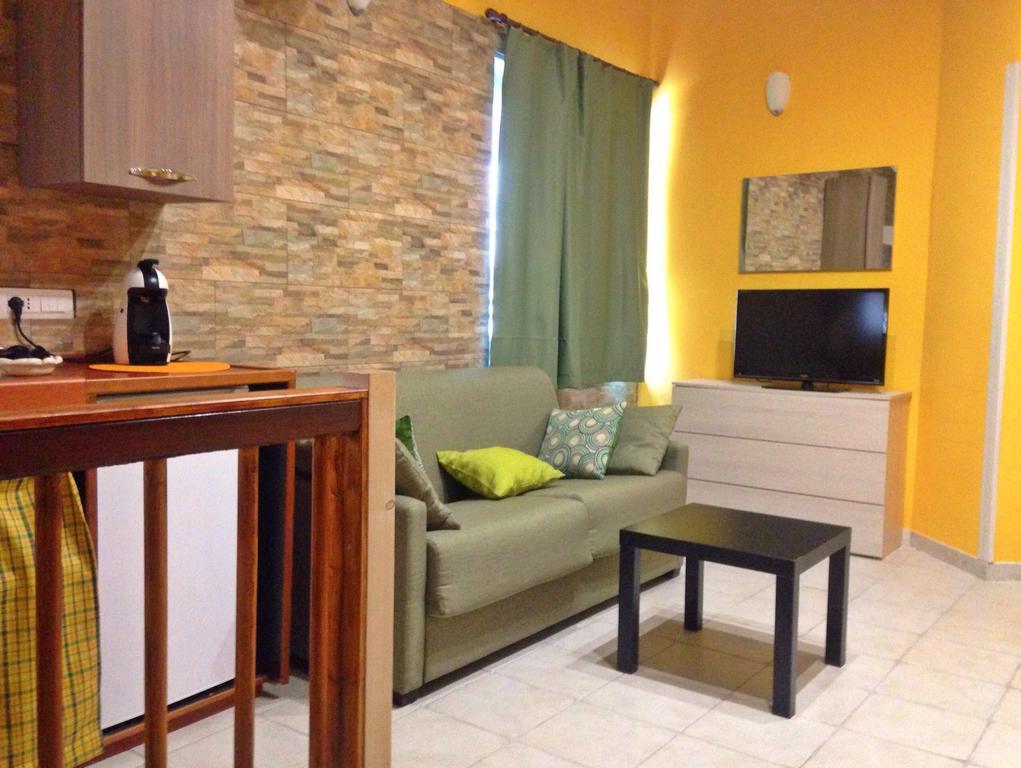 San Nicolo House Bed and Breakfast Aci Catena Buitenkant foto