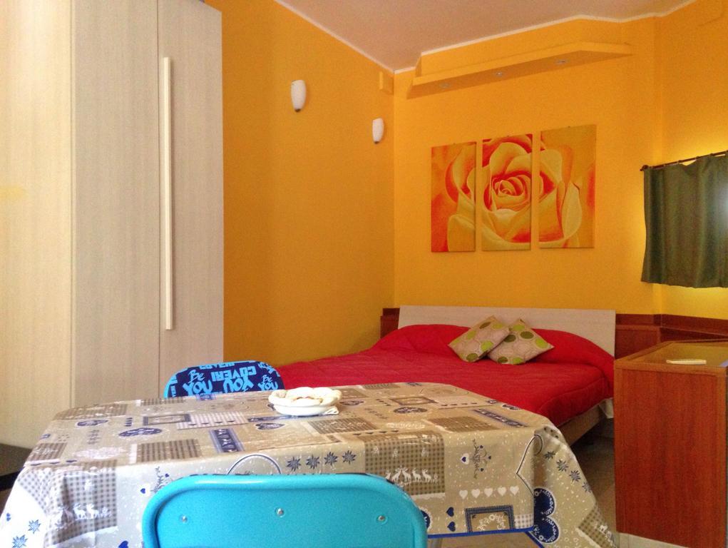 San Nicolo House Bed and Breakfast Aci Catena Buitenkant foto