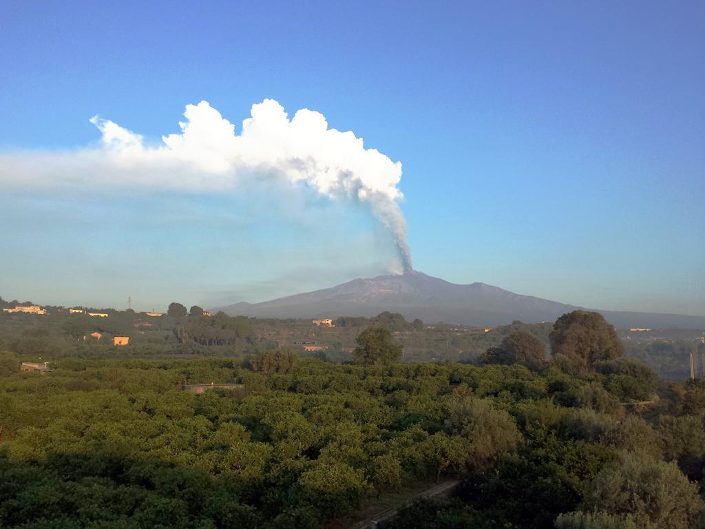 San Nicolo House Bed and Breakfast Aci Catena Buitenkant foto