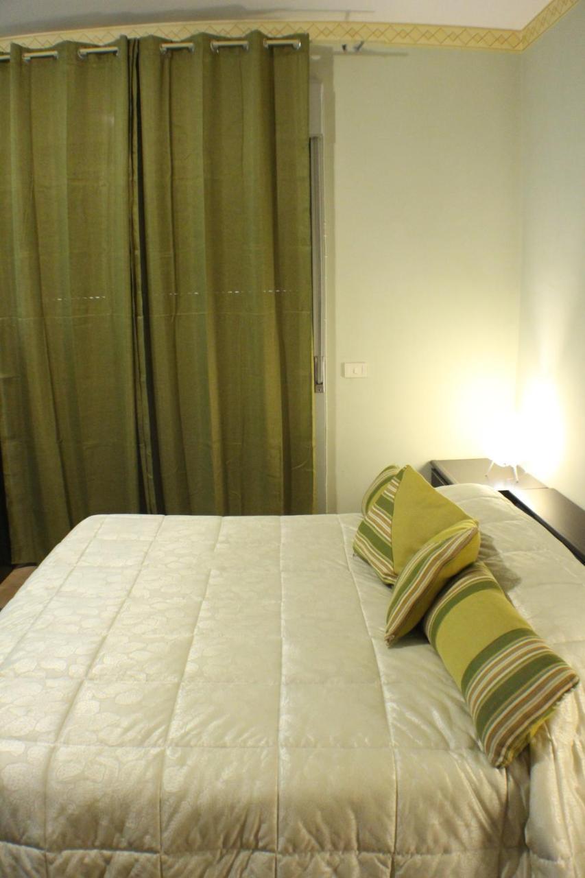 San Nicolo House Bed and Breakfast Aci Catena Buitenkant foto
