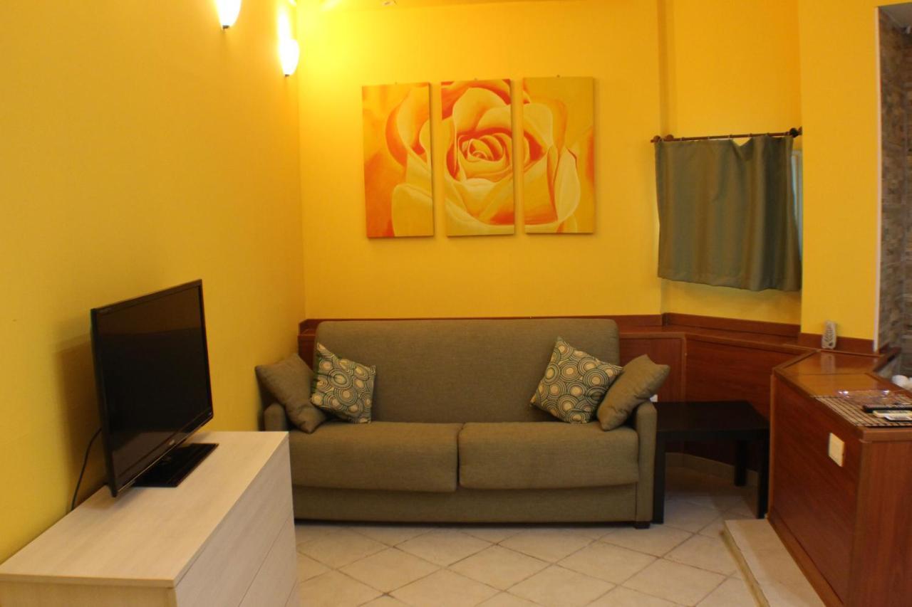 San Nicolo House Bed and Breakfast Aci Catena Buitenkant foto