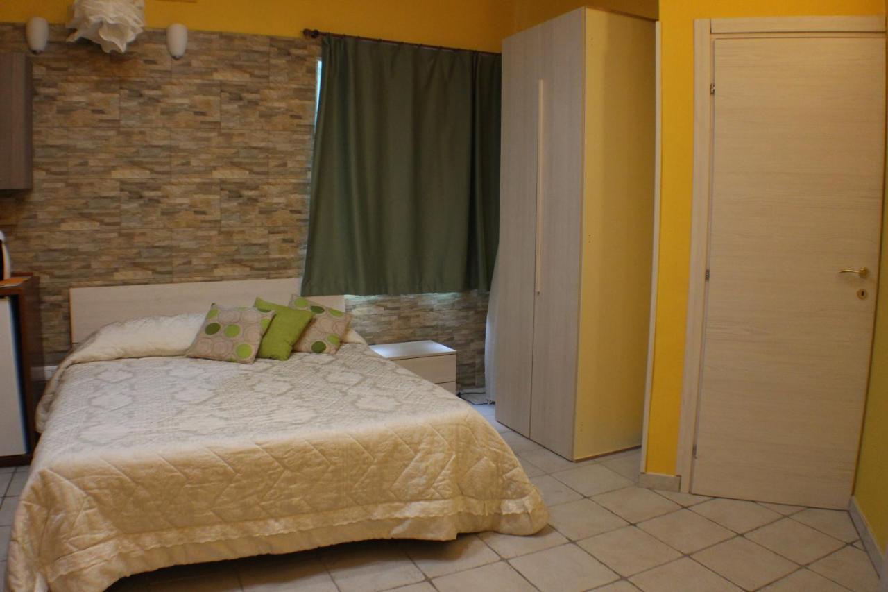 San Nicolo House Bed and Breakfast Aci Catena Buitenkant foto