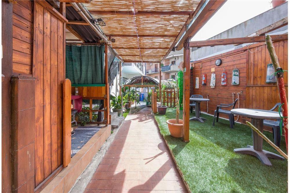 San Nicolo House Bed and Breakfast Aci Catena Buitenkant foto